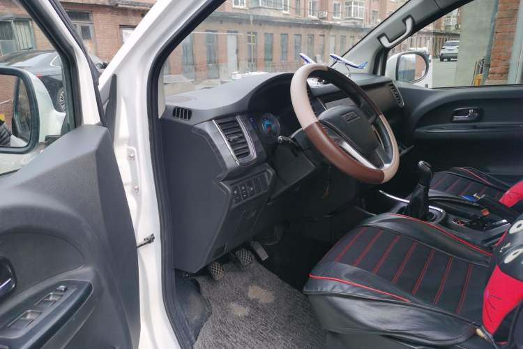 Used Jinbei Gold Hiace 2024 1.5L Passenger Vehicle Engineering Lion 9 Seats