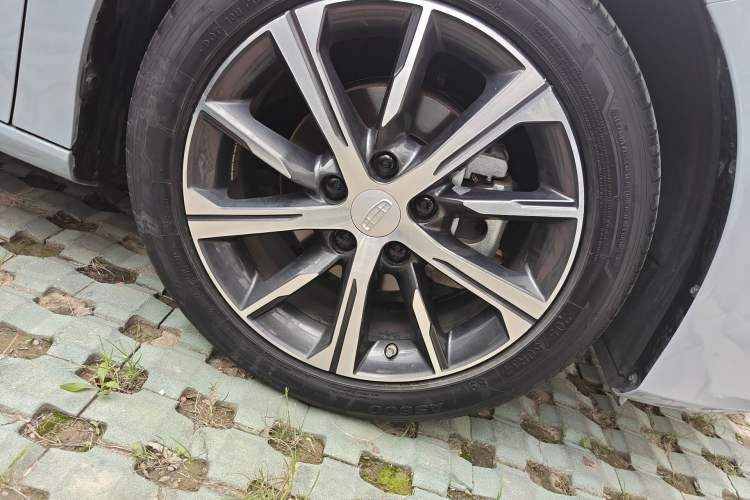 Used Geely Auto Emgrand 2023 4th Generation Champion Edition 1.5L CVT Prestige Model
