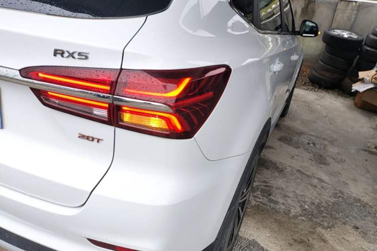 Used Roewe RX5 2019 20T Two-Wheel Drive Manual 4G Connect Platinum Edition
