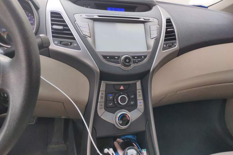 Used Hyundai Elantra (5th Generation / Langdong) 2015 1.6L Automatic Fashion Model