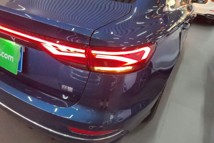 Used Geely Auto Emgrand 2026 Model 4th Generation 4 Millionth Anniversary Edition 1.5L CVT Feiyue Edition Exterior 3