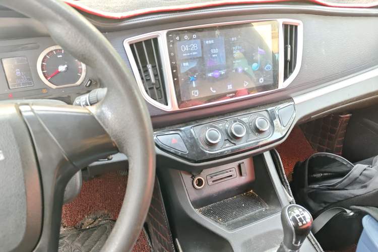 Used FORTHING Lingzhi 2022 Entry-Level M5L 1.6L Comfort Version 7 Seats