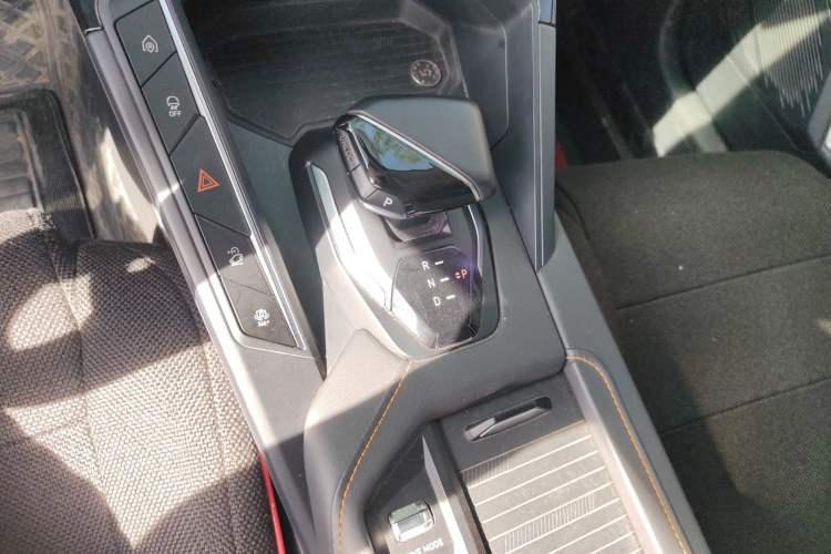 Used Lynk & Co 06 EM-P 2022 PHEV 84 km Range Pro Version
