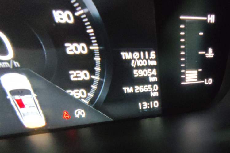 Used Volvo S90 2018 T4 Zhiyuan Edition Odometer Close Up