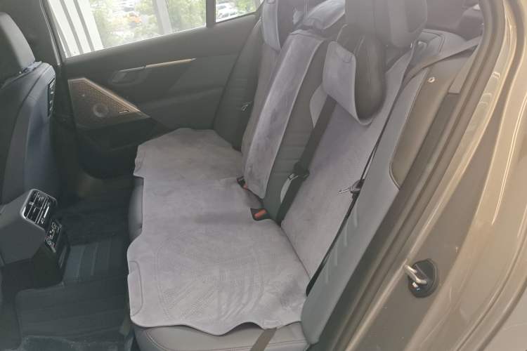 Used BMW 5 Series 2024 530Li Luxury Edition M Sport Package