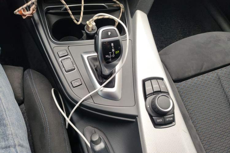 Used BMW 3 Series 2017 320i M Sport Gear Lever