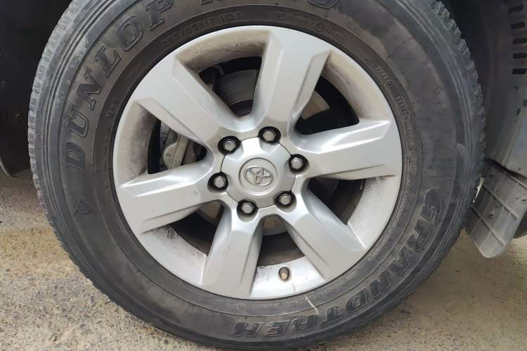 Used Toyota Prado 2016 2.7L Automatic Luxury Edition Right Front Wheel Hub