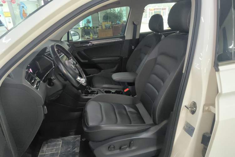 Used Volkswagen Tiguan L 2021 330TSI Automatic Two-Wheel Drive R-Line Enhanced Edition
