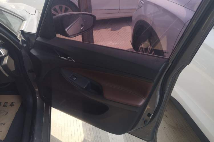 Used Buick GL6 2019 18T 6-Seater Connected Luxury Version China VI Standard