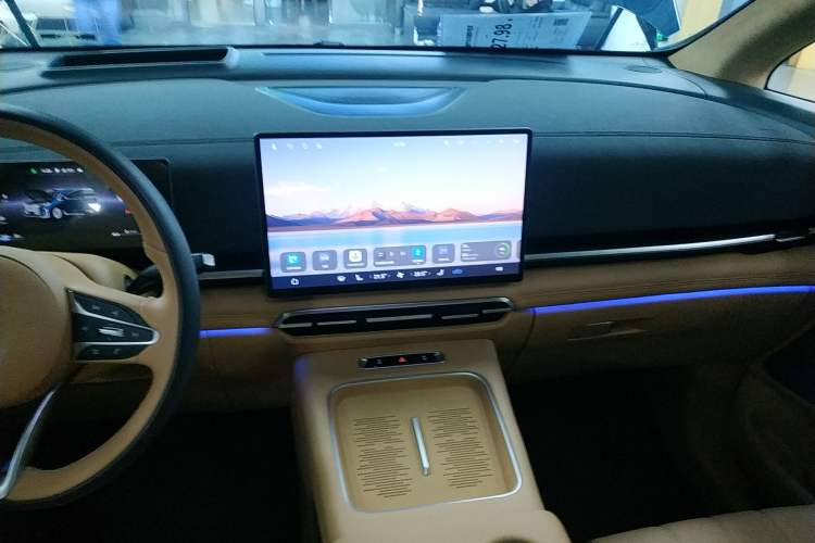 Used VOYAH Dream 2025 PHEV Four-Wheel Drive Prestige Qiankun Edition