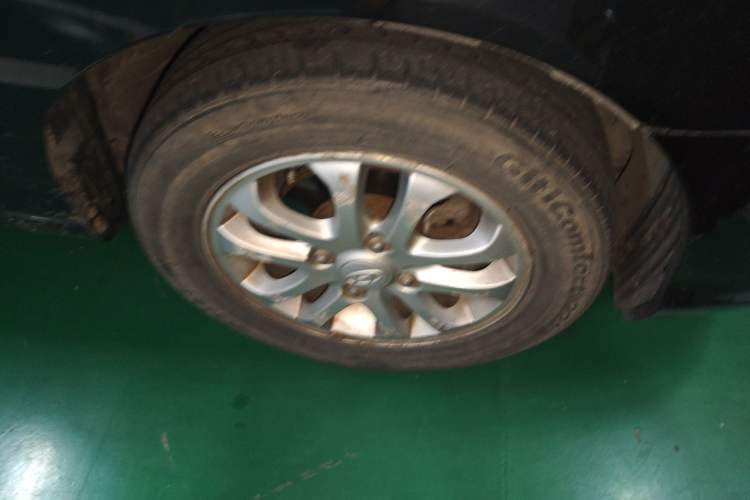 Used Hyundai Elantra 2007 1.6L Manual Comfort Model Right Front Wheel Hub
