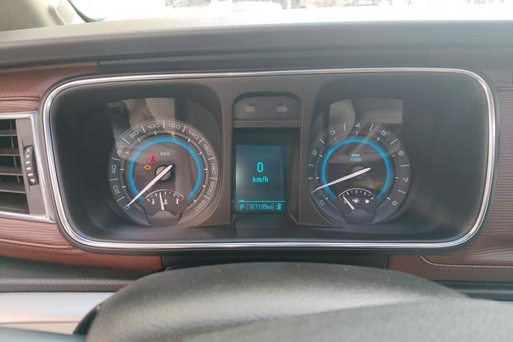 Used Buick GL8 2014 3.0L GT Luxury Business Haoya Edition
