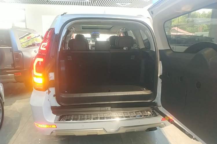 Used Haval H9 2017 2.0T Gasoline 4x4 Premium 5-Seater