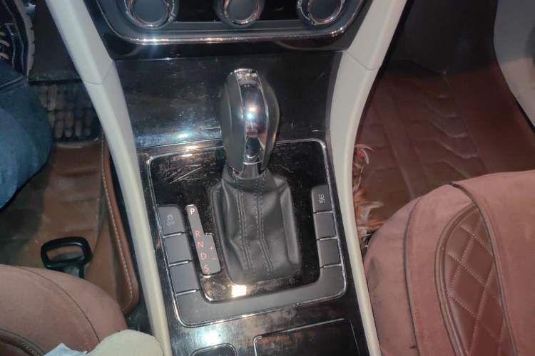 Used Volkswagen Passat 2014 1.8TSI DSG Prestige Edition Gear Lever