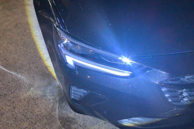 Used Buick Regal 2025 Model 25T Ultra-Enjoyment Edition Right Front Headlight