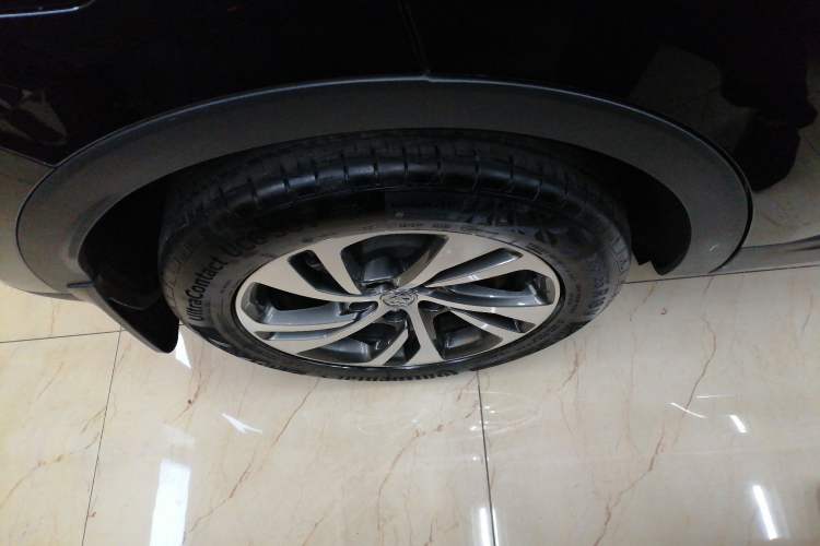 Used Buick Envision 2023 Encore S 552T Two-Wheel Drive Luxury Model
