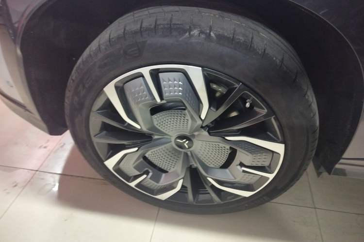 Used Hongqi Tiangong 08 2025 680 Ultra Four-Wheel-Drive Version Exterior 5