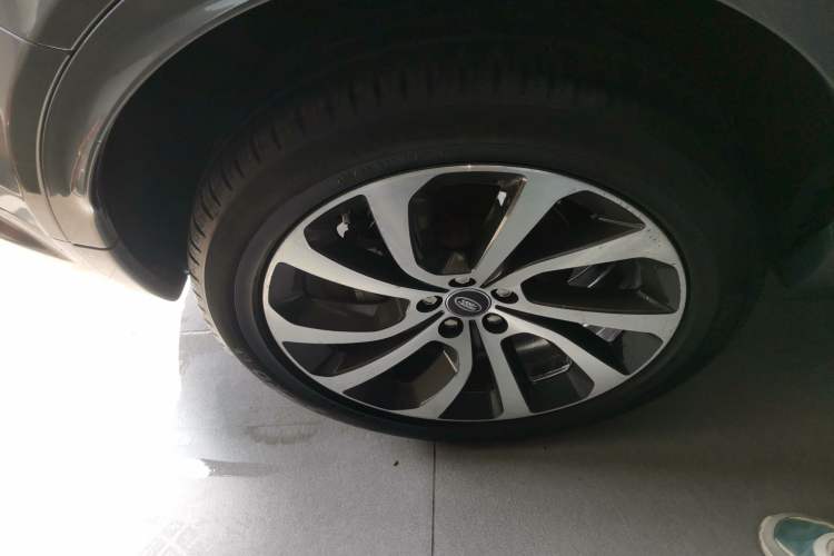 Used Land Rover Discovery Sport 2020 249 PS R-Dynamic Performance Edition Exterior 3