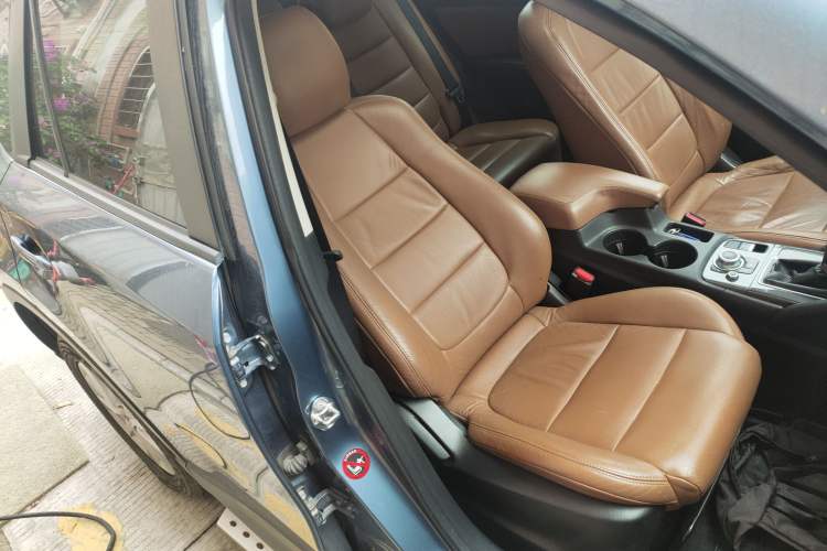 Used Mazda CX-5 2015 2.0L Automatic Two-Wheel Drive Urban Version Right Front Seat