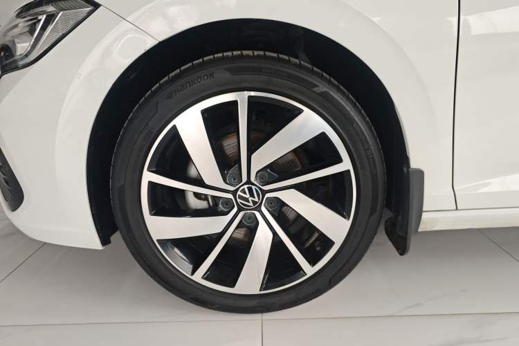 Used Volkswagen Sagitar 2023 300TSI DSG Excellence Edition Left Front Wheel Hub