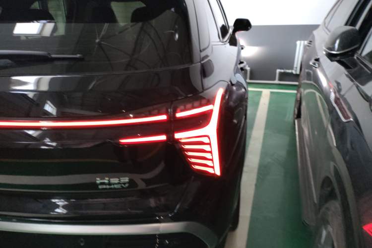 Used Hongqi HS3 PHEV 2025 Model 125km Jingwei PLUS 2 Millionth Anniversary Edition