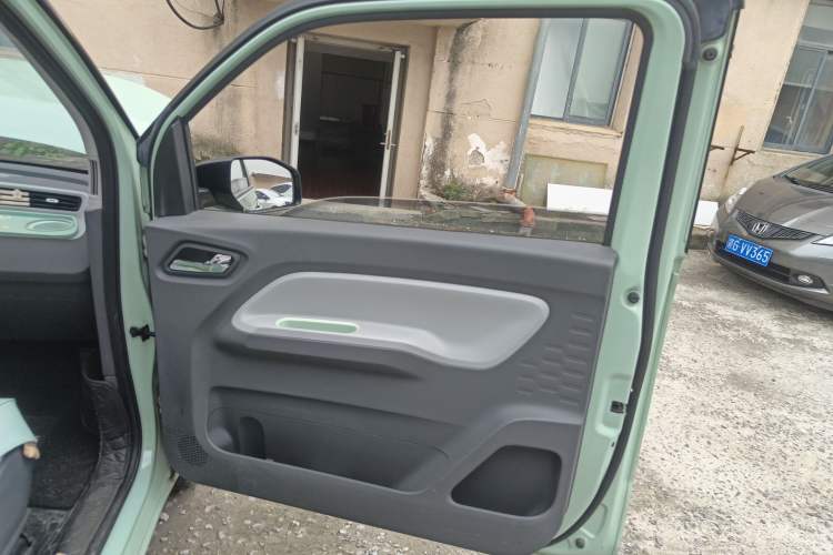 Used Wuling Hongguang MINIEV 2021 Macaron Sandwich Model 120 km Lithium NMC