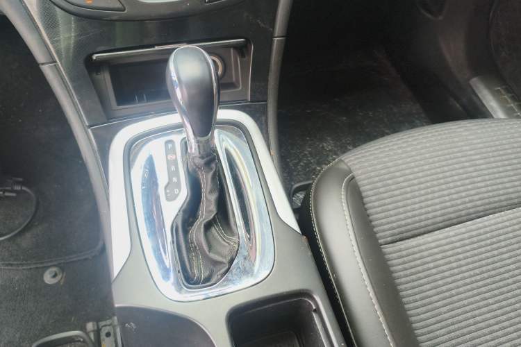 Used Buick Regal 2015 1.6T Leading Technology Model Gear Lever