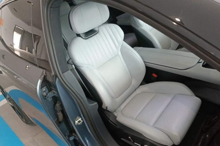 Used Lynk & Co Z10 2025 95 kWh 702 km All-Wheel Drive Intelligent Driving Ultra
