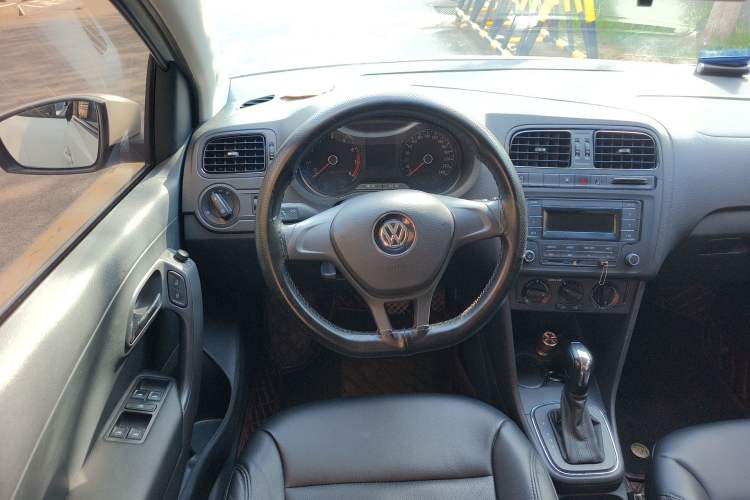 Used Volkswagen Polo 2018 1.5L Automatic Advanced Driving Model Steering Wheel