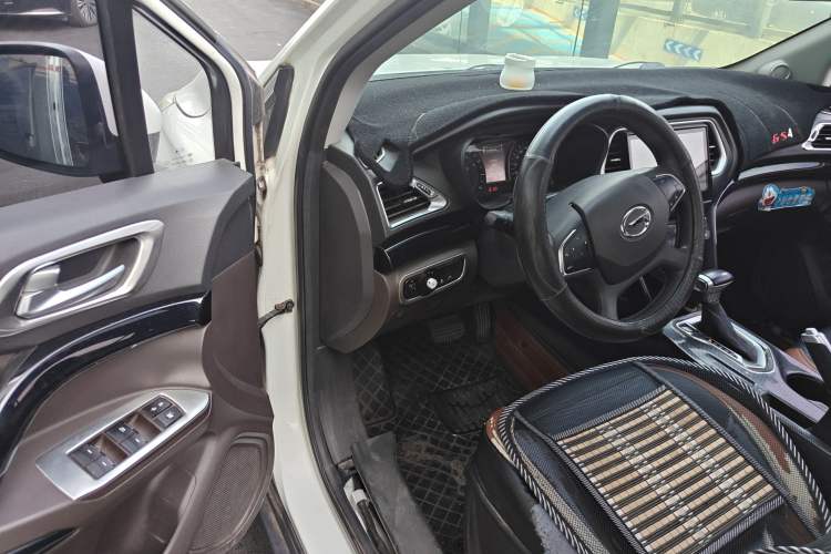 Used GAC Trumpchi GS4 2015 200T G-DCT Elite Edition Driver Seat