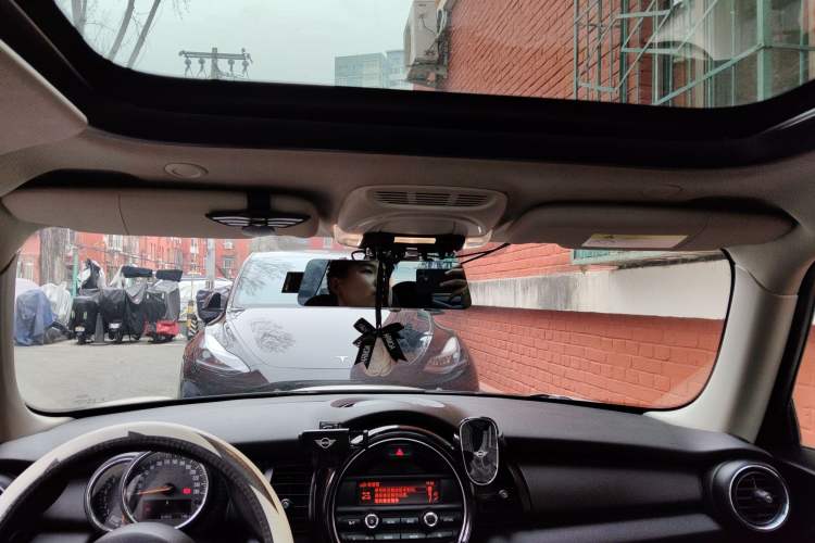 Used MINI 2016 1.2T ONE Pioneer Edition
