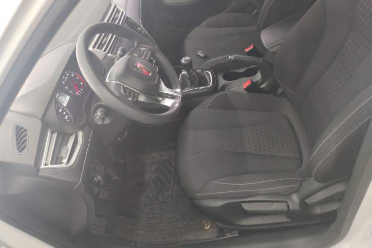 Used Roewe i5 2020 1.5L Manual 4G Connect Luxury Edition