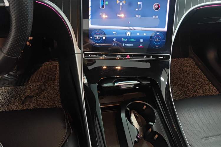 Used Mercedes-Benz C-Class 2024 C 260 L Brilliant Night Sports Edition Gear Lever