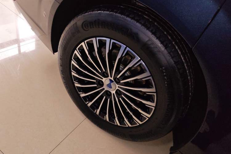 Used Denza D9 2022 DM-i 970 Four-Wheel Drive Flagship Model
