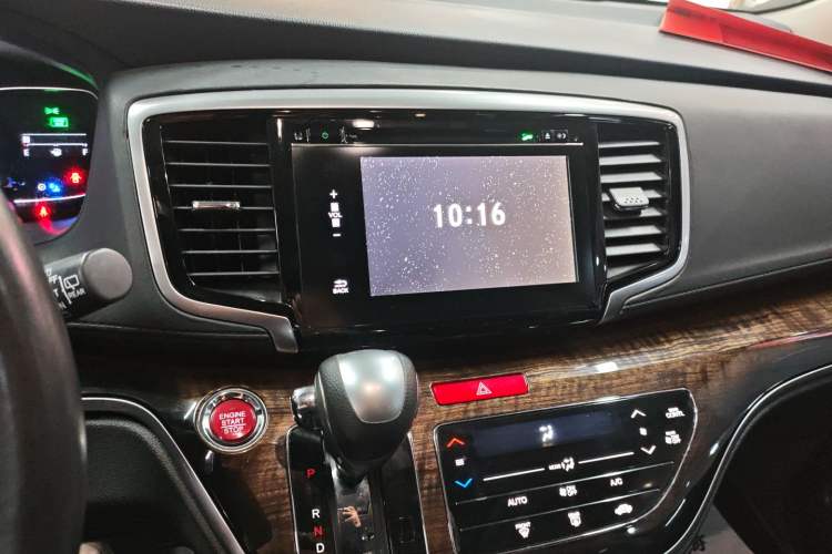 Used Honda Odyssey 2015 Updated Version 2.4L Smart Edition
