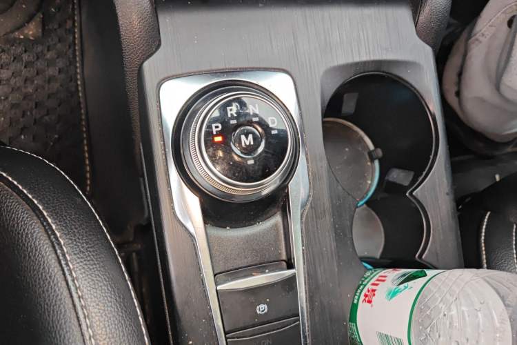 Used Ford Focus 2019 Sedan EcoBoost 180 Automatic Trend Edition Gear Lever