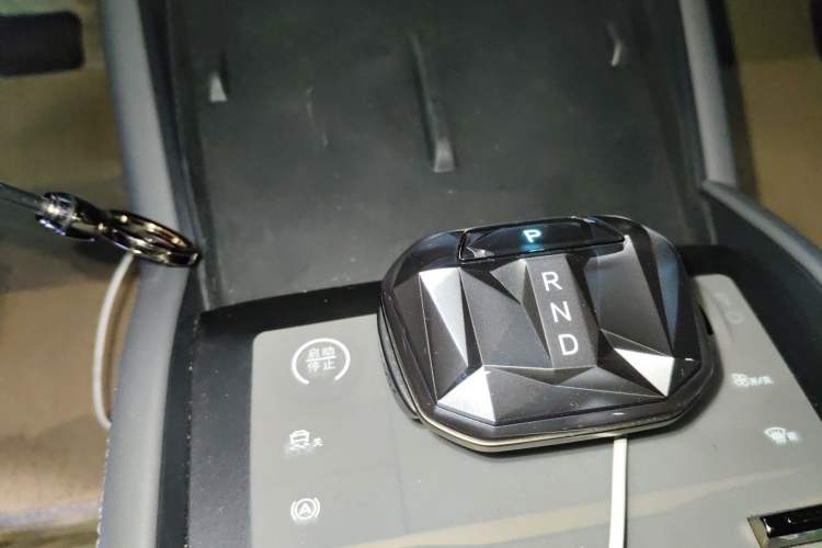 Used BYD Qin L 2024 DM-i 120KM Leading Model Gear Lever