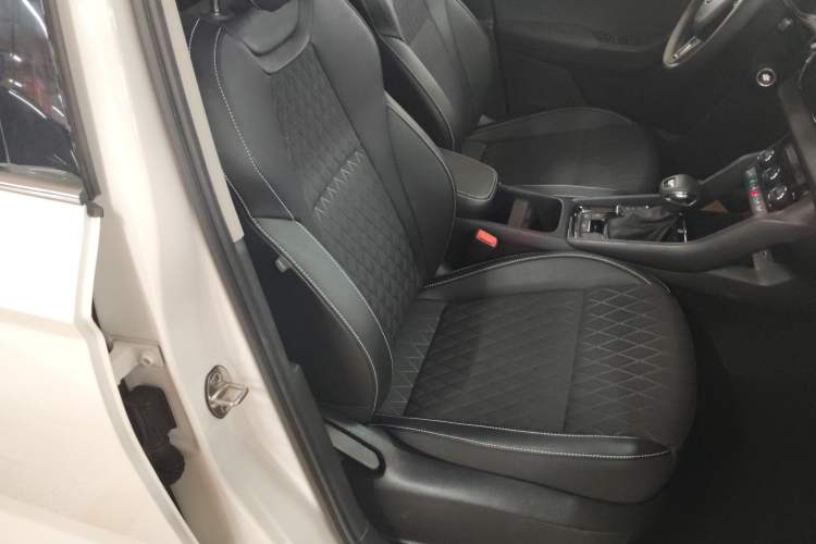 Used Skoda Karoq 2019 TSI280 SmartDrive Luxury Edition China V Standard Right Front Seat