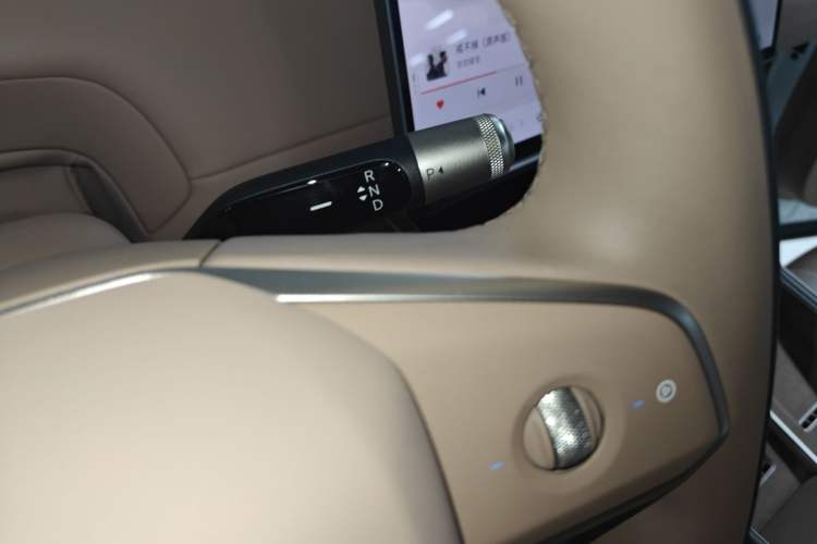 Used ONVO Luxeed L90 2025 Model—Pro Six-Seater Version