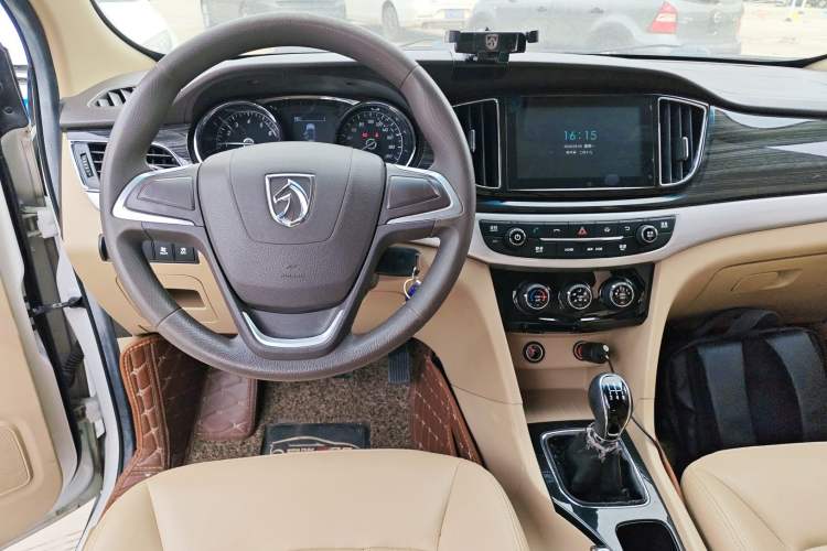 Used Baojun 730 2016 1.5L Manual Comfort Version 7 Seats China V Emission Standard