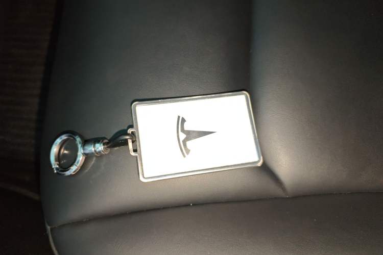 Used Tesla Model Y 2023 Long-Range All-Wheel-Drive Version