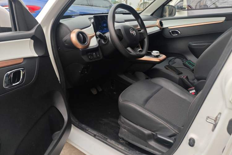 Used Dongfeng NAMMI BOX 2022 Revised Light Wind Edition 201 km Standard Version Driver Seat