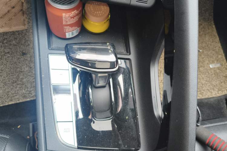 Used Hyundai Elantra 2023 1.5L CVT GLX Elite Edition Gear Lever