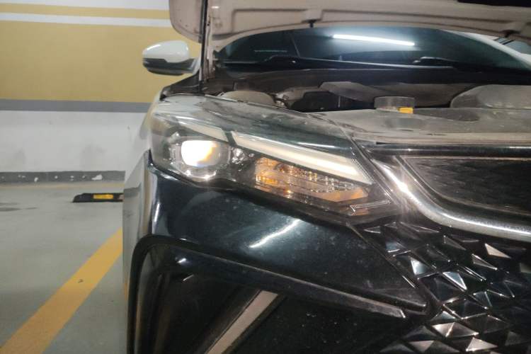 Used Geely Auto Emgrand L HiP 2022 1.5TD-DHT Pro 100KM Super Clean Right Front Headlight
