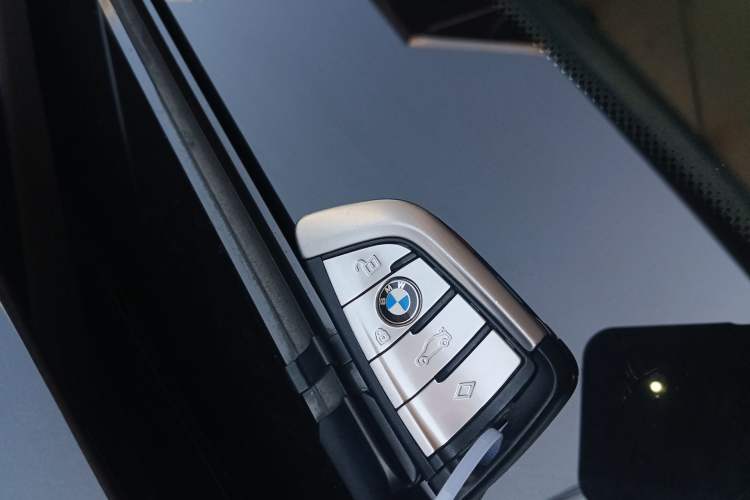 Used BMW 5 Series 2018 Restyled 530Li Leading Edition M Sport Package
