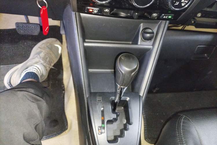 Used Toyota YARiS L Zhi Xiang 2019 1.5E CVT Dynamic Edition China VI compliant Gear Lever