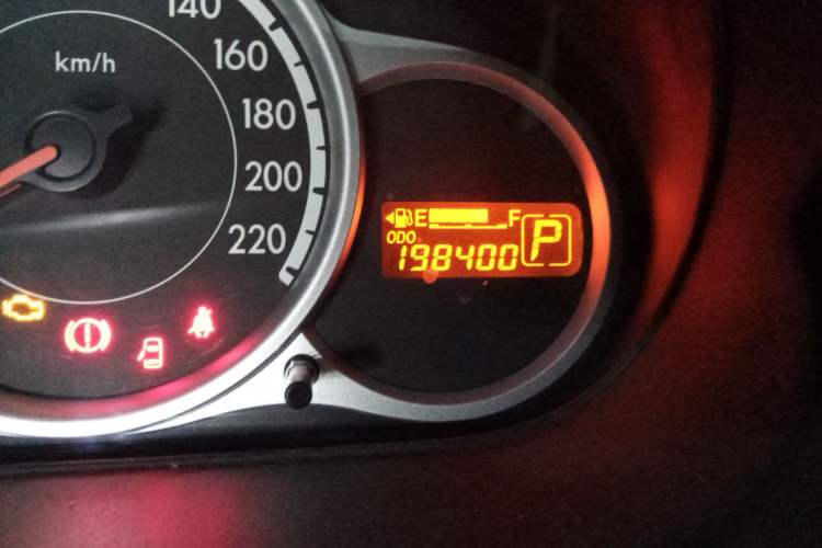 Used Mazda 2 2011 XuanDong 1.5L Automatic Fashion Edition Odometer Close Up