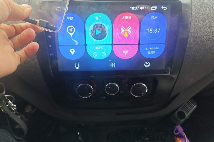 Used Dongfeng Yufeng EM26 2023 Standard Edition 41.472 kWh Henan Lithium Power Audio And AC Panel