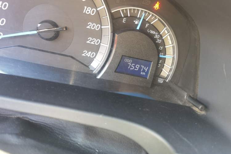 Used Toyota Camry 2012 Junrui 2.0S Radiant Edition Odometer Close Up