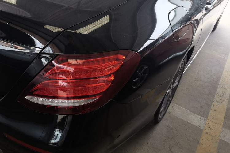 Used Mercedes-Benz E-Class 2020 Restyled E 300 L Sporty and Stylish Edition Right Rear Taillight
